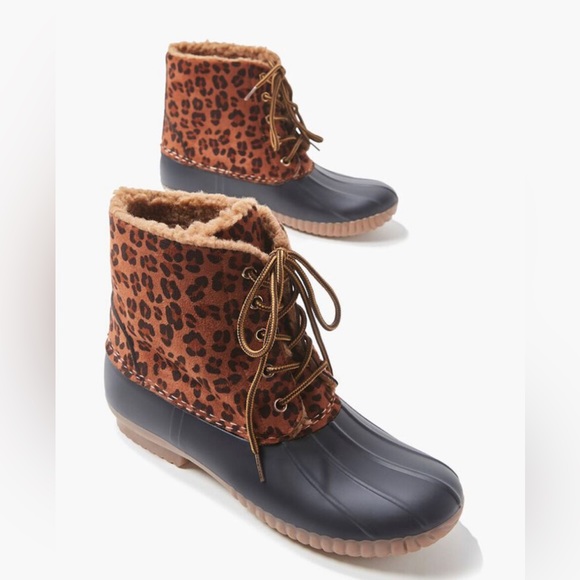 Shoes - Leopard print duck booties size 9 NWOT